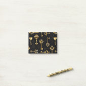 Naadloos patroon met gouden sleutels post-it® notes (Op bureau)