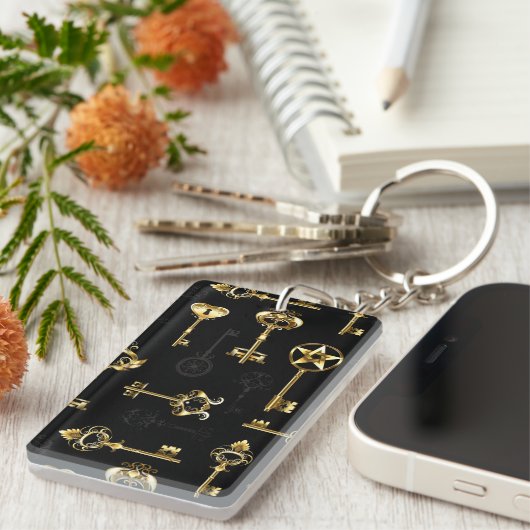 Naadloos patroon met gouden sleutels sleutelhanger (Voorkant Rechts)