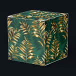 Naadloos patroon met gouden varens bedankdoosjes<br><div class="desc">Naadloos patroon van goud,  sieraden,  glanzende varentakken en bladeren op een groene,  beboste,  textuurachtergrond. Gouden varen.</div>