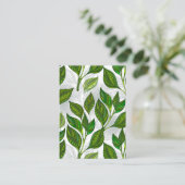 Naadloos patroon met groene theebladeren advieskaart (Staand voorkant)
