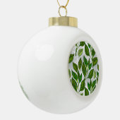 Naadloos patroon met groene theelbladeren keramische bal ornament (Links)