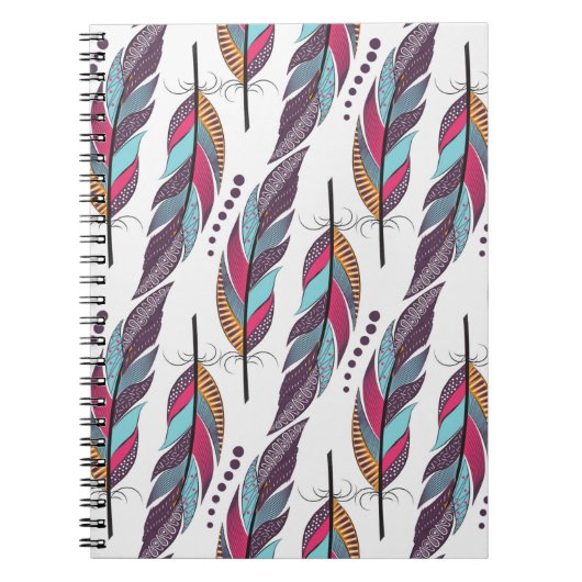 Naadloos patroon met grote gekleurde veren en d notitieboek (Voorkant)