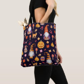 Naadloos patroon met Halloween-elementen. Tote Bag (Dichtbij)