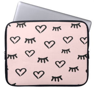 Naadloos patroon met hart en gesloten ogen laptop sleeve
