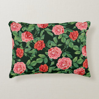 Naadloos patroon met rode rozenbloemen. gekleurd i accent kussen