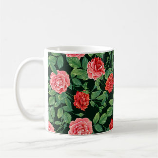 Naadloos patroon met rode rozenbloemen. gekleurd i koffiemok