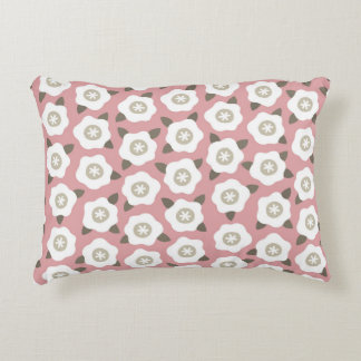 Naadloos patroon met schattige bloemen op roze ach accent kussen