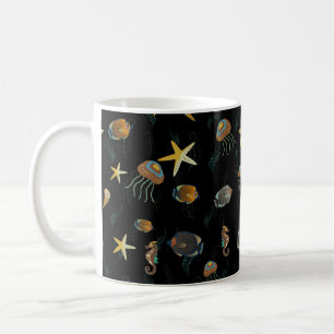 Naadloos patroon met schattige decoratieve vissen koffiemok