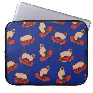 Naadloos patroon met siamese katten op skateboards laptop sleeve