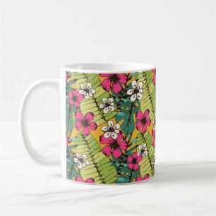 Naadloos patroon met tropische bloemen, palmverlof koffiemok