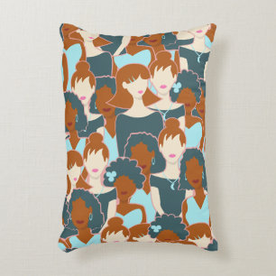 Naadloos patroon met zwarte meisjes en witte meisj accent kussen