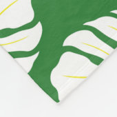 Naadloos patroon van wit monstera-bladeren op een fleece deken (Hoek)
