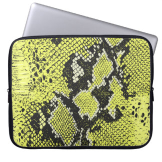 Naadloos  slangendierhuidpatroon. Snakes Laptop Sleeve