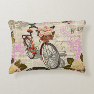 Naadloze  achtergrond met rozen, vlinder accent kussen