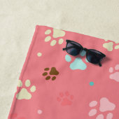 Naadloze kleurloze kleine dog pogen strandlaken (In situ)