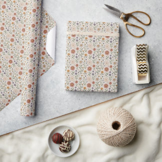 Naadloze patchwork met vintage handgetekende wilde cadeaupapier