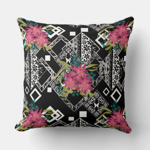 Naadloze roze bloemen bloemen ornamentaal zwart wi kussen