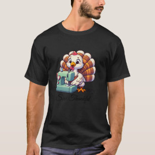 Naai dankbare kalkoen met behulp van naaimachine o t-shirt