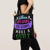 Naaien als het leven je schraapt, maakt een watje tote bag (Dichtbij)