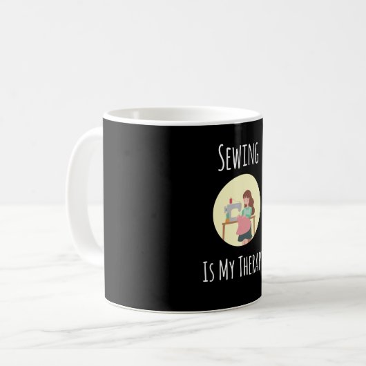 Naaien is mijn therapie - grappig kantelen koffiemok (Voorkant links)