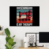 Naaien is mijn therapie poster (Thuiskantoor)