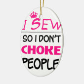 naaien, naaien vrouw liefde keramisch ornament (Links)