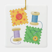 Naaiende drijfwerktuig hobby keramisch ornament (Achterkant)