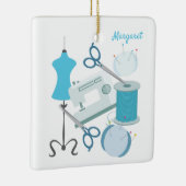 Naaigoed en kieuwblauw keramisch ornament (Rechts)