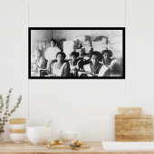 Naaiklasse op de Indische Bismarck School 1922 Poster (Keuken)