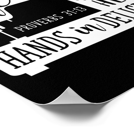 Naaimachine die ze met haar handen in beweging hee poster (Hoek)