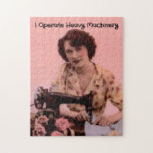 naaimachine die zware machines bedient legpuzzel (Verticaal)