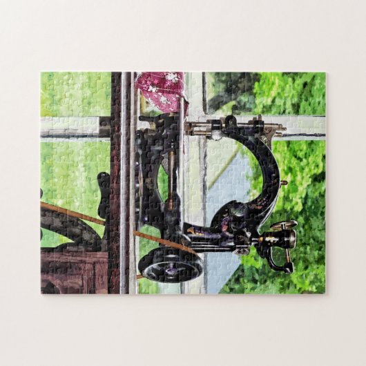 Naaimachine in venster legpuzzel (Horizontaal)