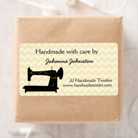 Naaimachine met grote etiketten (Insitu)