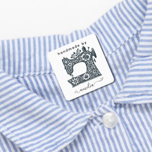 Naaimachineontwerp stof kleding met eigen naam labels