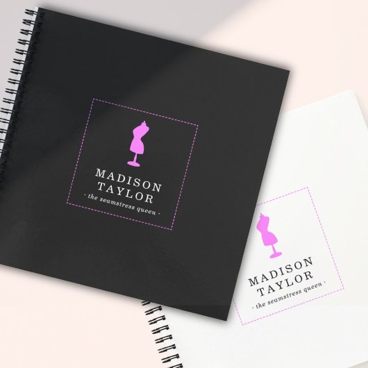 naaister op maat | Roze Mannequin Logo Zwart Notitieboek