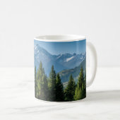 Naaldbomen met bergachtergrond koffiemok (Voorkant rechts)