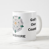 Naam, 20oz Gewatteerde Yorkshire White Rose Grote Koffiekop (Voorkant rechts)