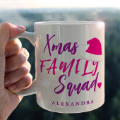 Naam aangepast roze kerstfamiliescript koffiemok