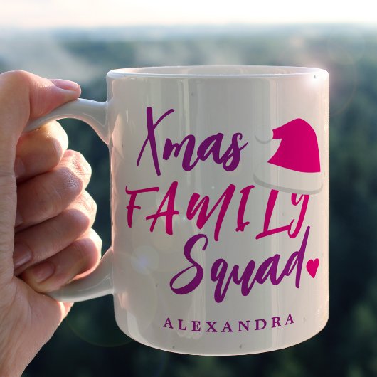 Naam aangepast roze kerstfamiliescript koffiemok