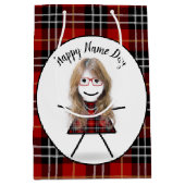 Naam Day Stick Girl op Tartan Medium Cadeauzakje (Voorkant)