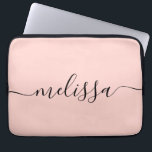 Naam Elegant pastel roze handtekening Laptop Sleeve<br><div class="desc">Moderne,  minimale roze laptophoes met roze handtekeningen. Pas dit eenvoudige en minimale ontwerp aan met jouw naam of initialen.</div>