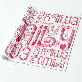 Naam Emily Cute Pink Love Heart Kiss Typografie Cadeaupapier (Uitgerold)