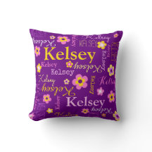 Naam en bloementekst paarse roze geel kussen