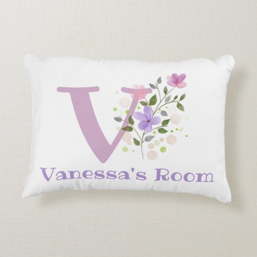 Naam en Initiaal op een Floral Design.  Accent Kussen (Achterkant)