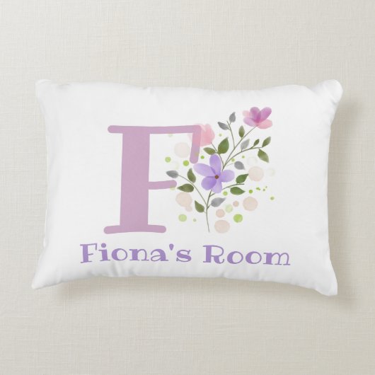 Naam en Initiaal op een Floral Design.  Accent Kussen (Achterkant)