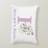 Naam en Initiaal op een Floral Design.  Accent Kussen (Achterkant (Verticaal))