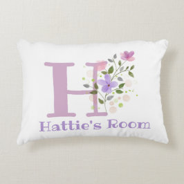 Naam en Initiaal op een Floral Design.  Accent Kussen