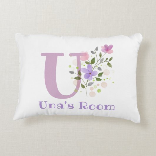 Naam en Initiaal op een Floral Design.  Accent Kussen (Achterkant)