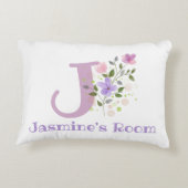 Naam en Initiaal op een Floral Design.  Accent Kussen (Achterkant)