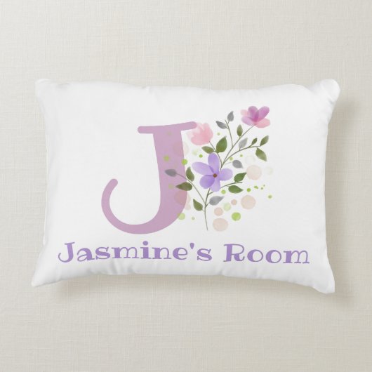 Naam en Initiaal op een Floral Design.  Accent Kussen (Achterkant)